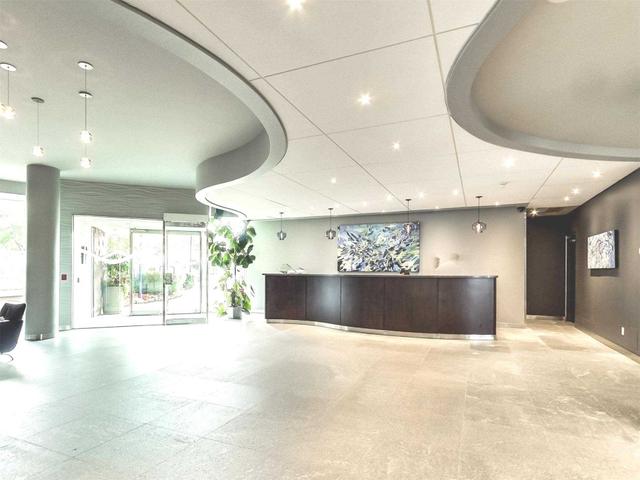 627 - 550 Queens Quay W