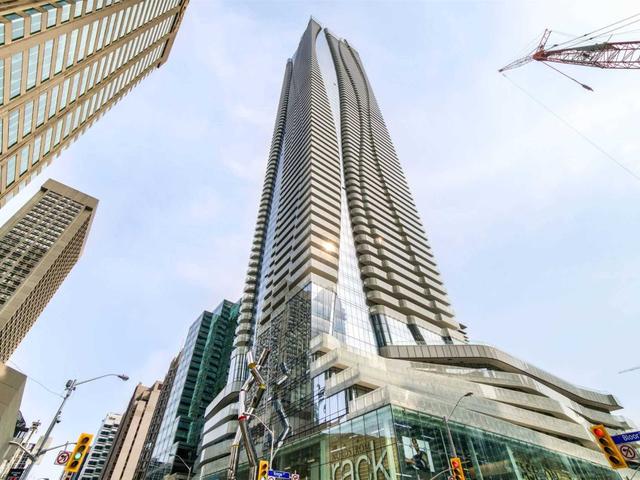 1009 - 1 Bloor St E