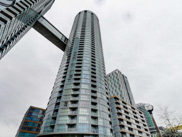 4309 - 21 Iceboat Terr