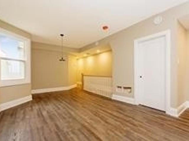 2 - 1499 Dundas St W