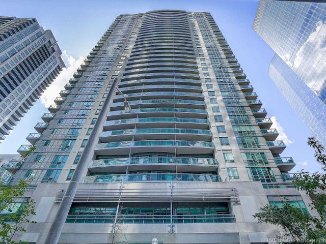 912 - 30 Grand Trunk Cres