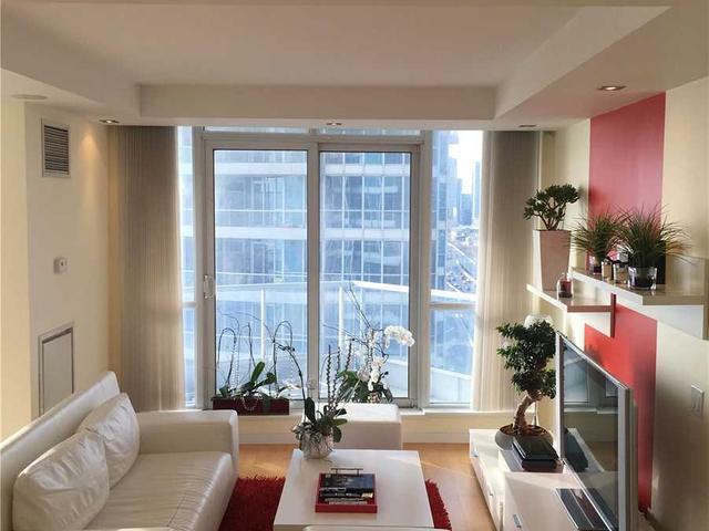 2111 - 208 Queens Quay W