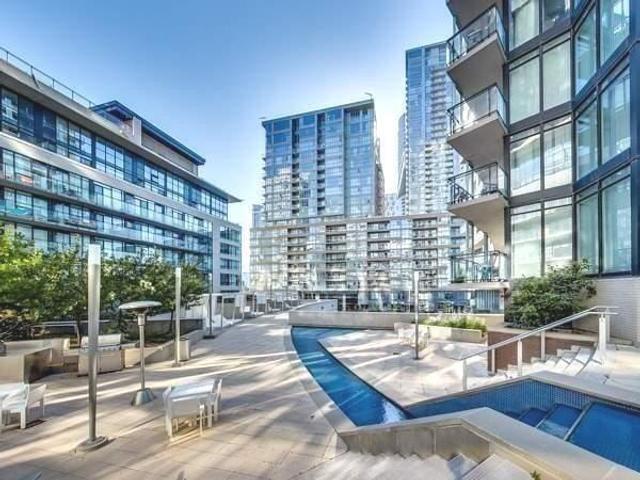 2501 - 25 Capreol Crt