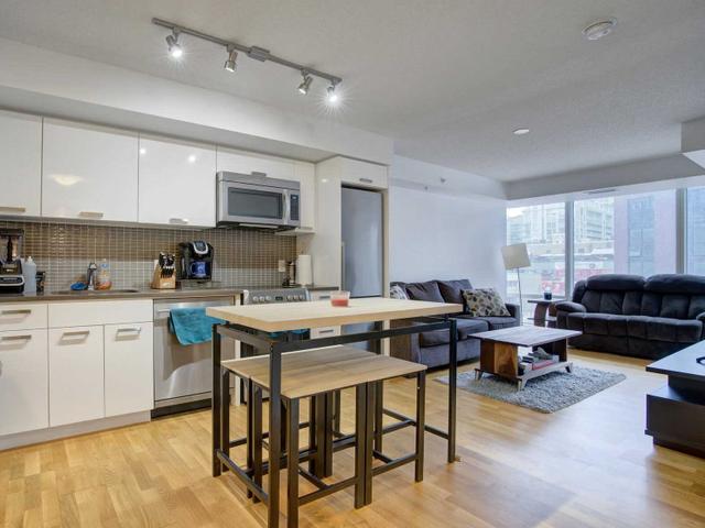 405 - 295 Adelaide St W