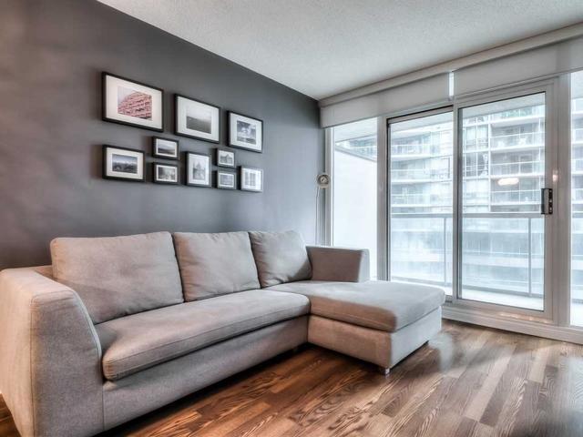 703 - 51 Lower Simcoe St