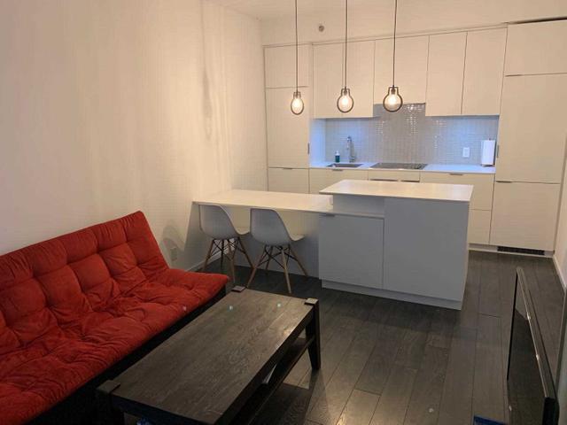 706 - 5 St Joseph St