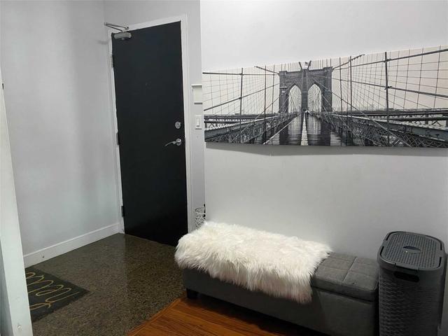 1010 - 397 Front St W