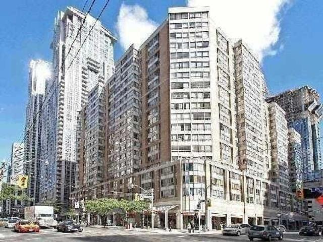 515 - 711 Bay St