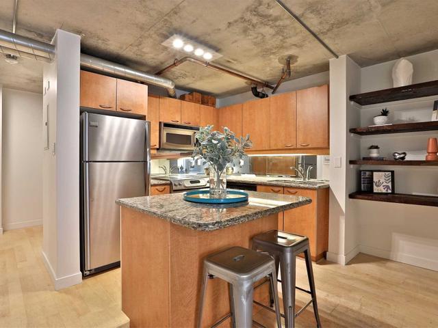 109 - 955 Queen St W