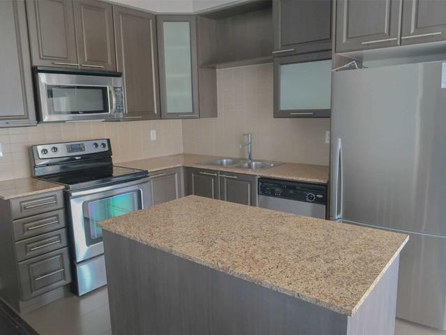 2004 - 500 Sherbourne St