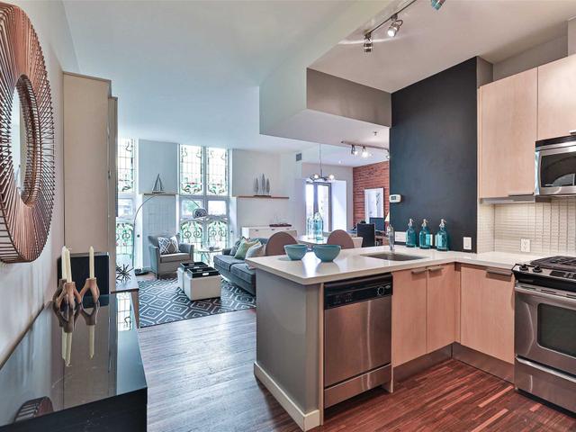 204 - 701 Dovercourt Rd