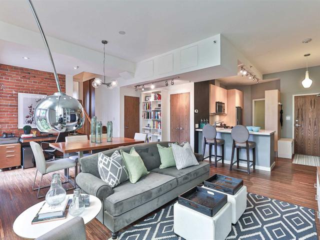 204 - 701 Dovercourt Rd