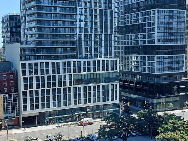 843 - 155 Dalhousie St S