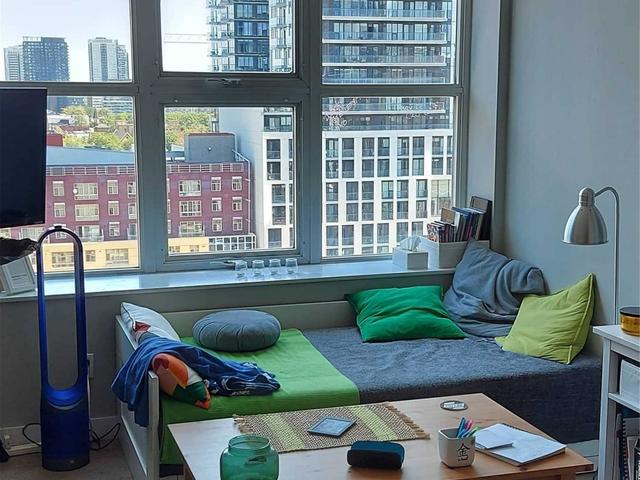 843 - 155 Dalhousie St S