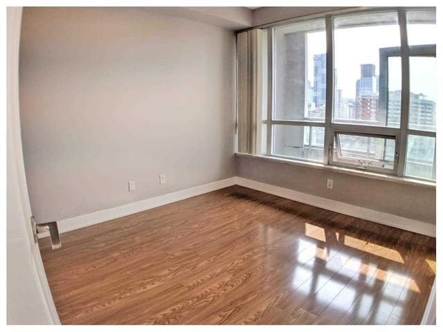 1101 - 120 Homewood Ave