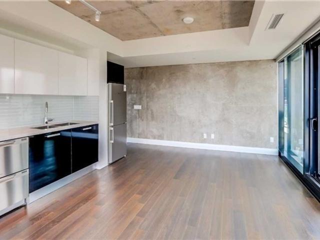 3206 - 224 King St W