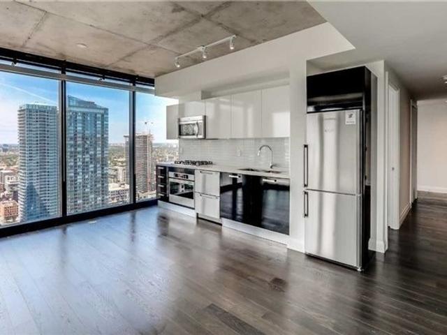 3206 - 224 King St W