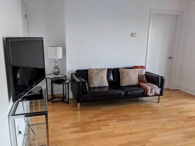 12 - 1636 Dundas St W