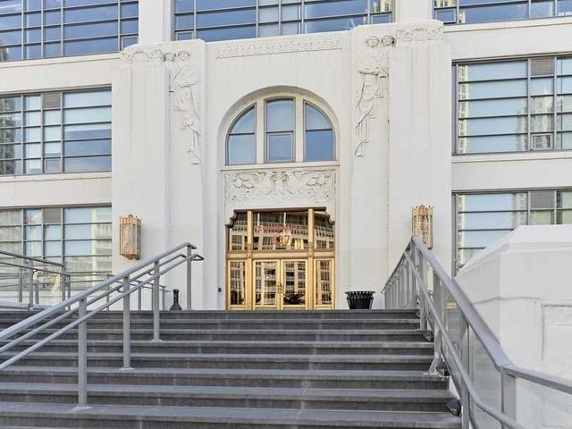 111 - 637 Lake Shore Blvd W