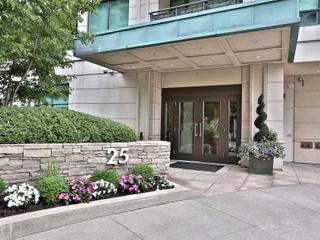 902 - 25 Scrivener Sq