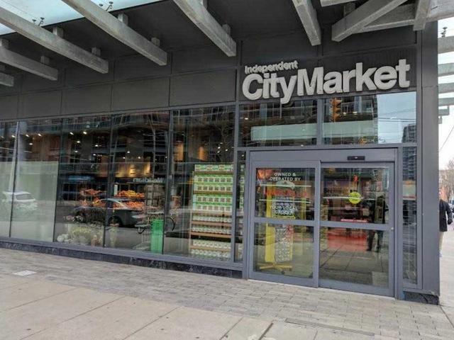 1116 - 1030 King St W