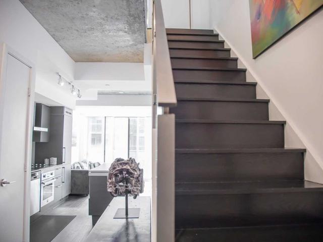 1116 - 1030 King St W