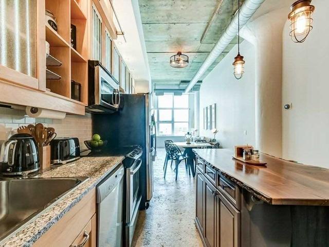 902 - 155 Dalhousie St