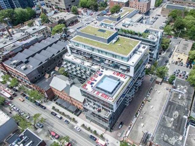 909 - 461 Adelaide St W