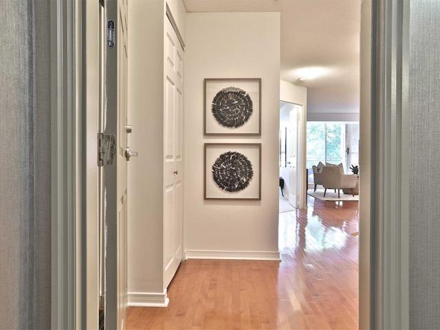 207 - 245 Davisville Ave