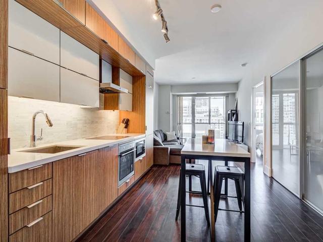 1802 - 300 Front St W