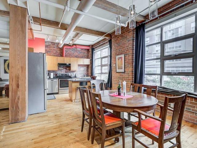 207 - 90 Sherbourne St