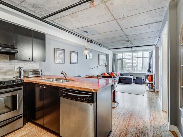 501 - 10 Wellesley Pl