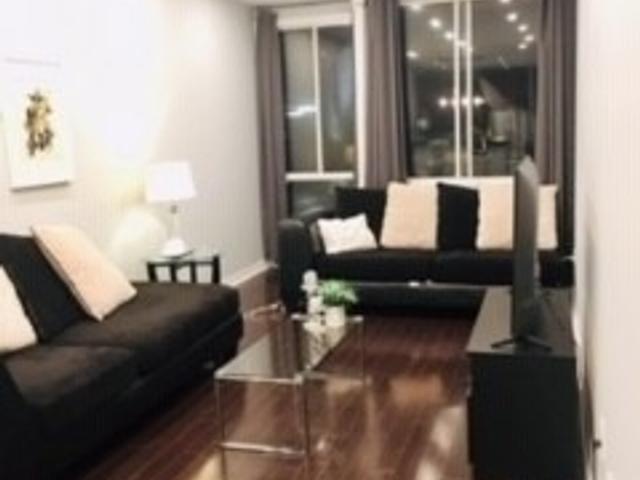 214 - 10 Gateway Blvd