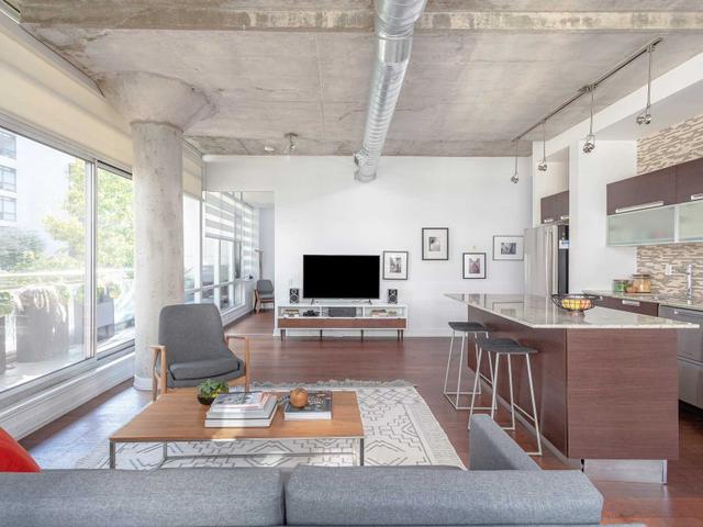 302 - 66 Portland St