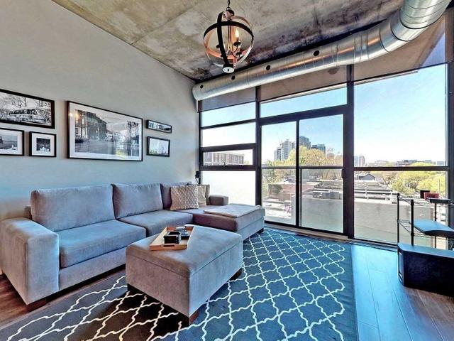 403 - 60 Bathurst St