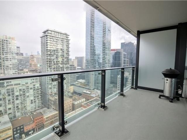 2101 - 224 King St W