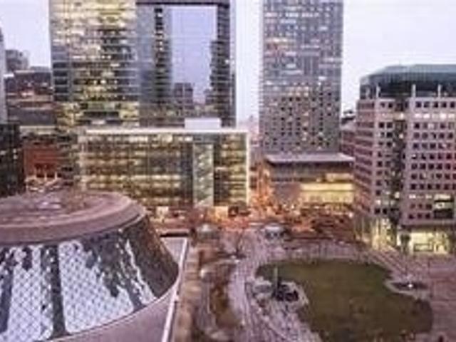 1605 - 224 King St W