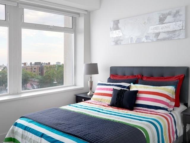 718 - 111 St Clair Ave W