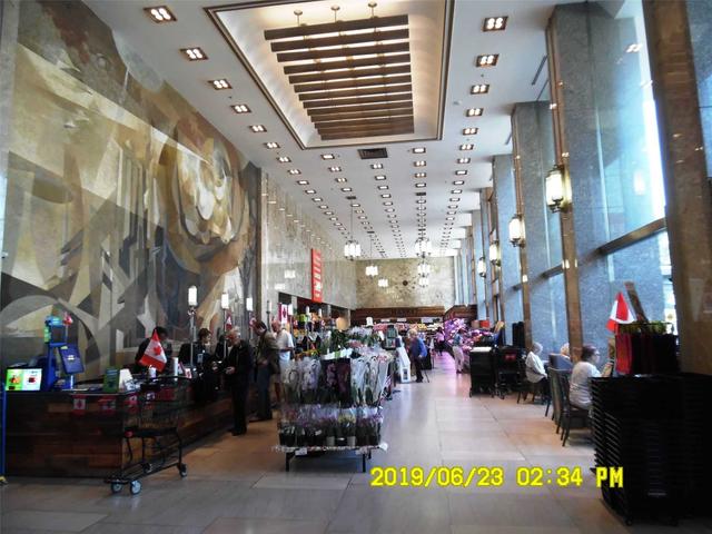 528 - 111 St. Clair Ave W