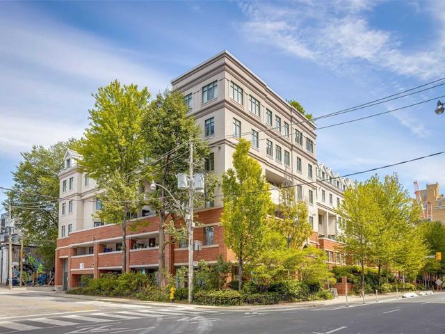 PH 20 - 500 Richmond St W