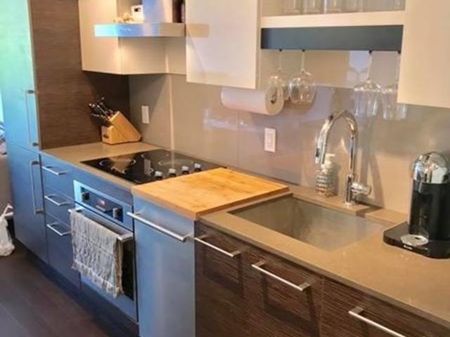 309 - 1030 King St W