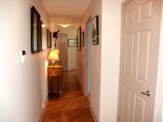 830 - 230 Queens Quay W