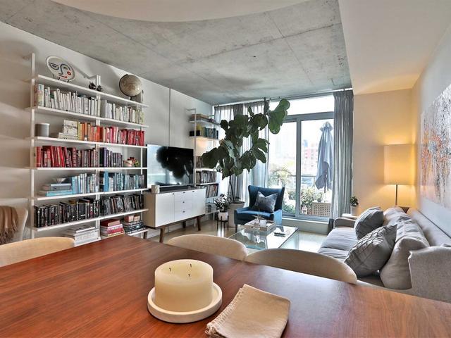 1007 - 333 Adelaide St E