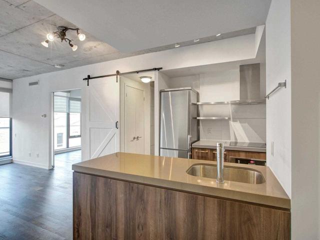 727 - 461 Adelaide St W