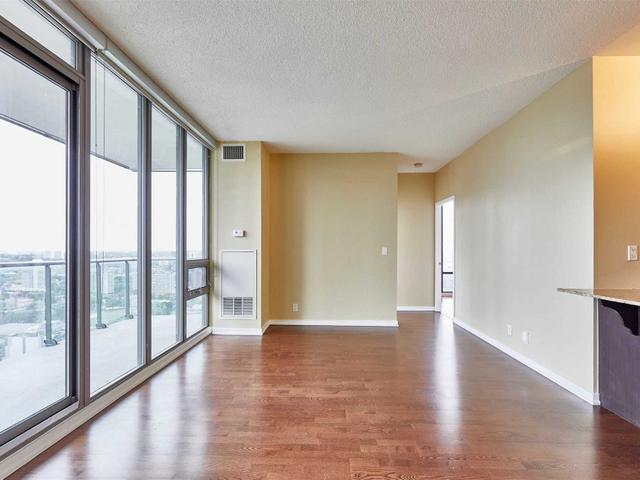 3005 - 33 Lombard  St