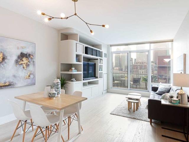 1209 - 333 Adelaide St E