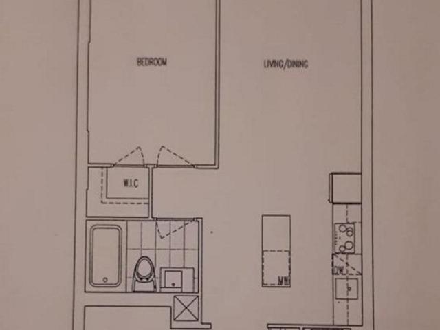 739 - 1030 King St W