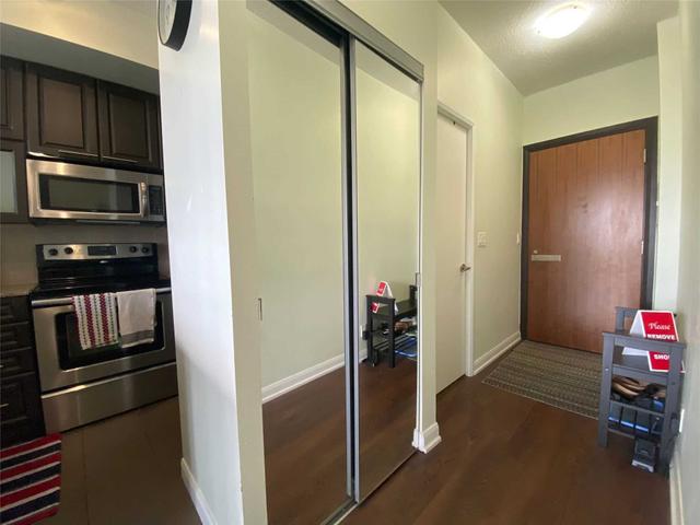 2001 - 500 Sherbourne St