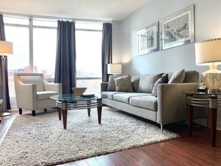 812 - 373 Front St W