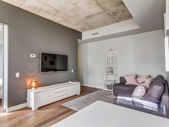 916 - 461 Adelaide St W